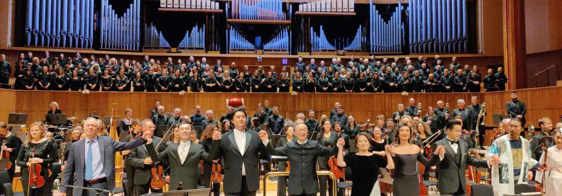 Li Sings with London Philharmonic Choirs